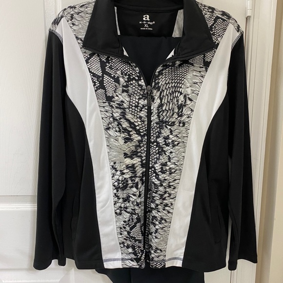 Chico's Zenergy jacket and pants - Picture 1 of 2